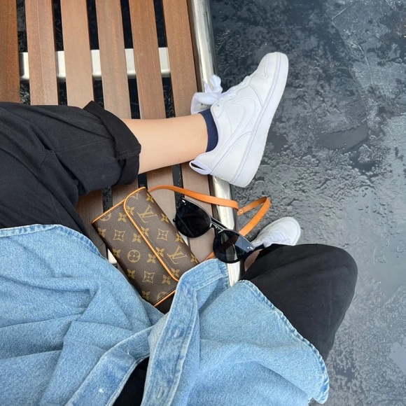 ❣️SOLD❣️Authentic LV Louis Vuitton Florentine Belt Bag Vintage - Picture 3 of 11